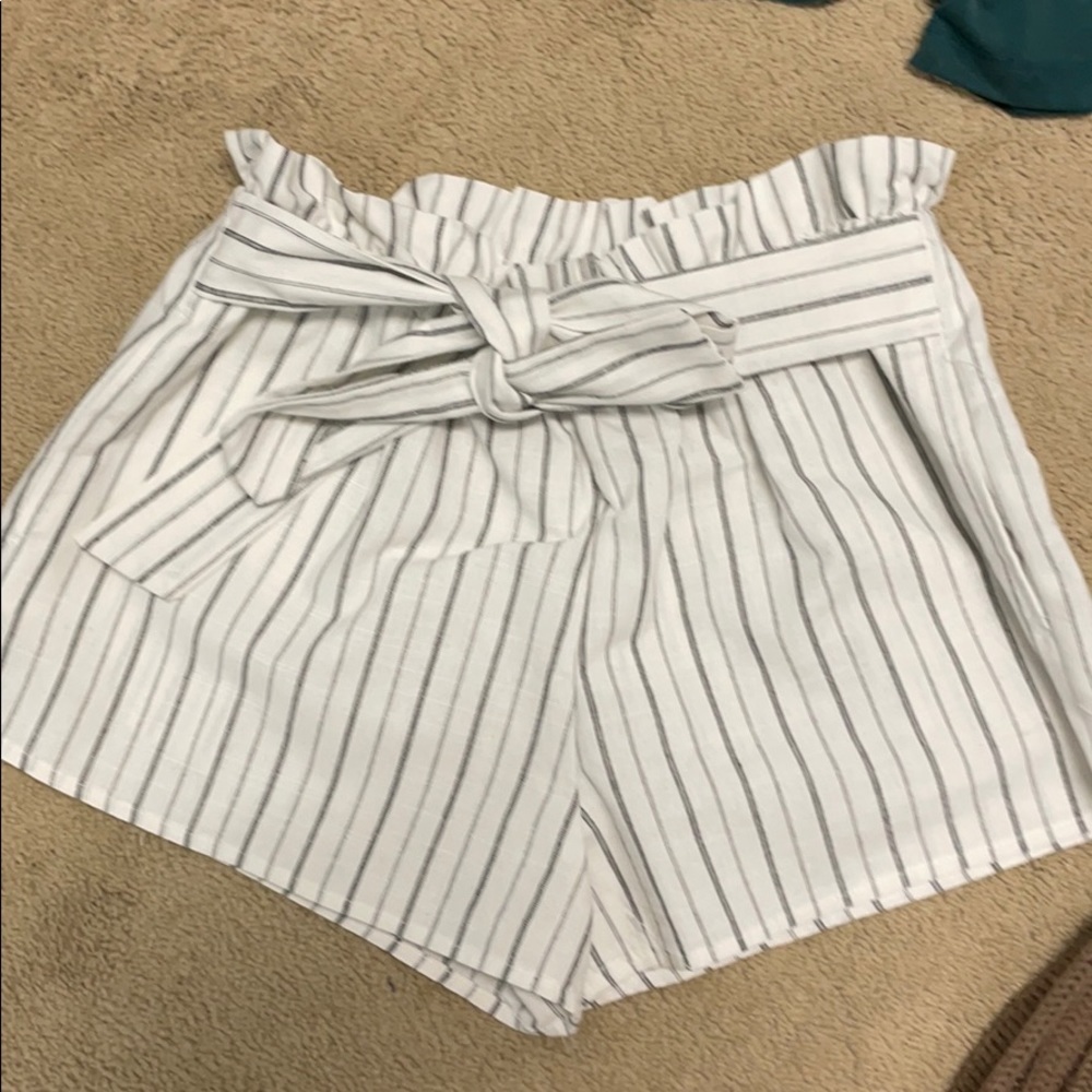 Tie shorts